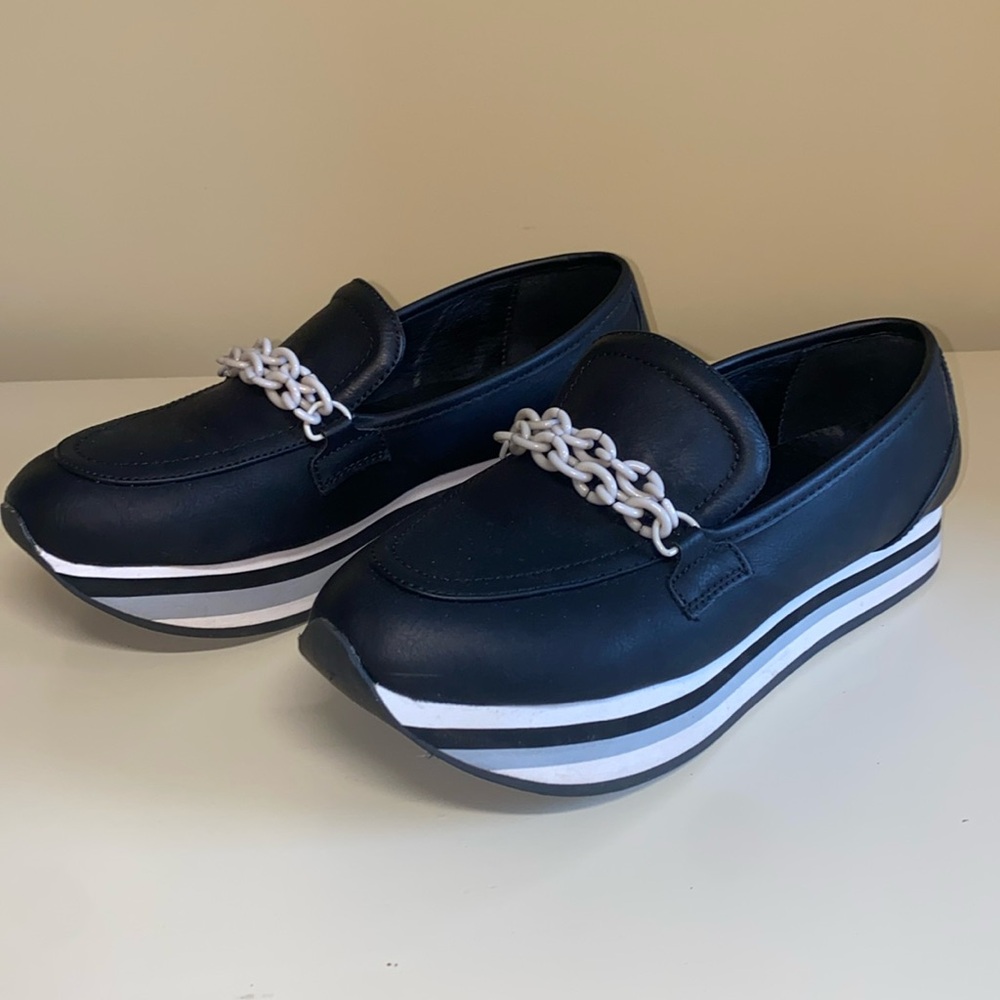 Coconut by Matisse women’s platform loafers size 9